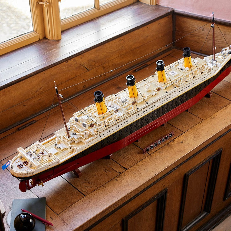 Titanic Building Blocks Set