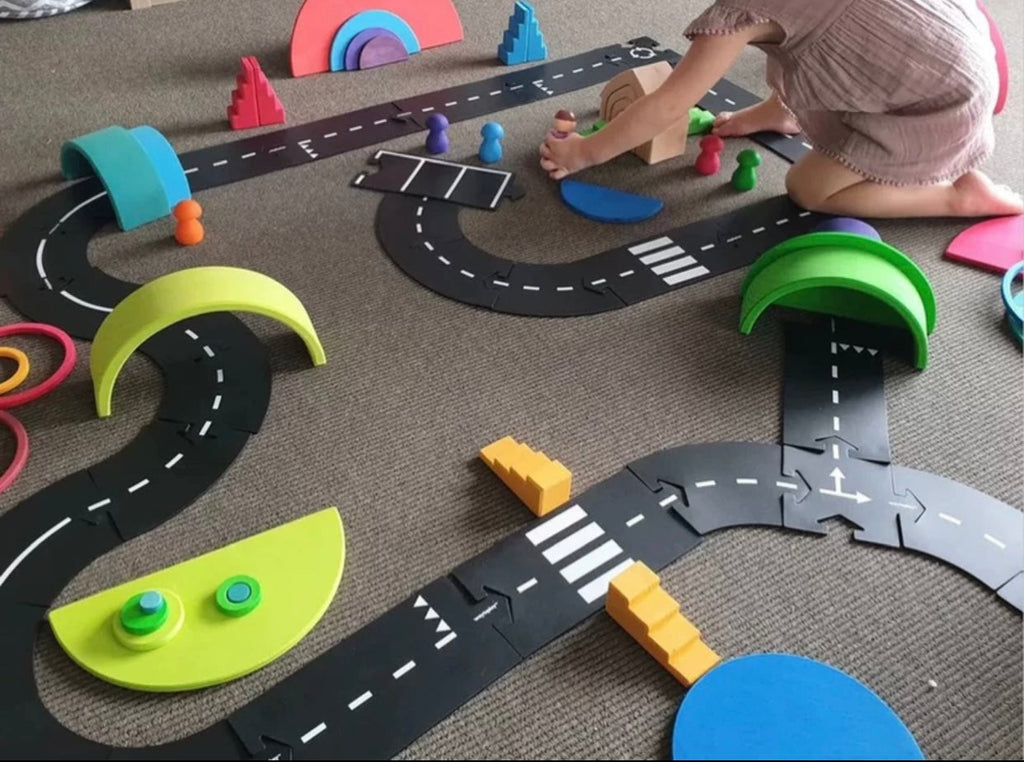 Flexible Rubber Roads Play Set – Open-Ended City & Car Track Play