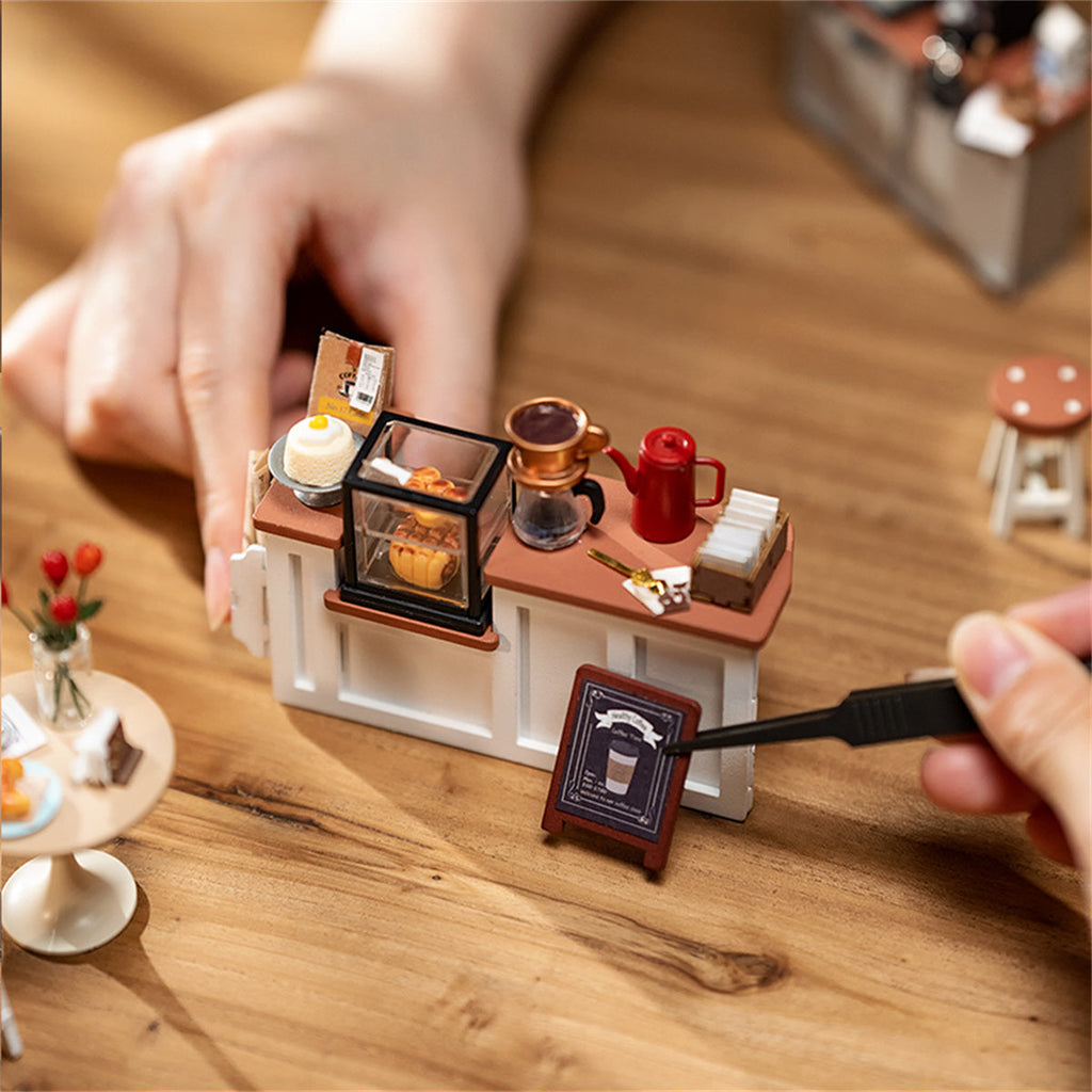 DIY Miniature Dollhouse Kit