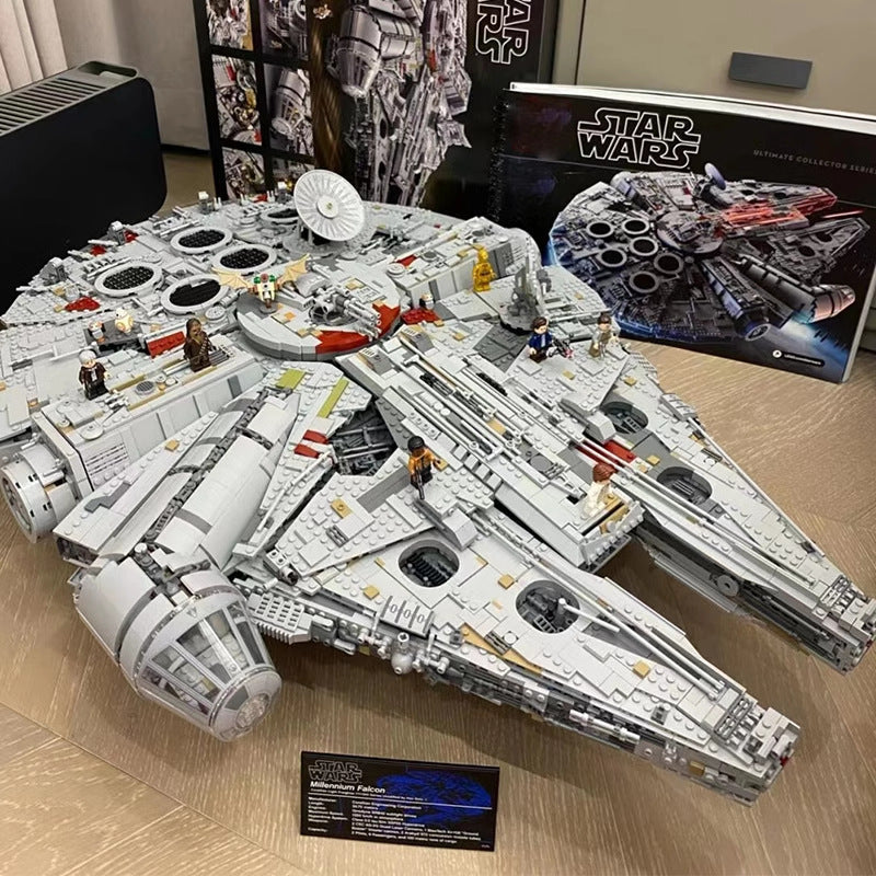 Millennium Falcon Building Set