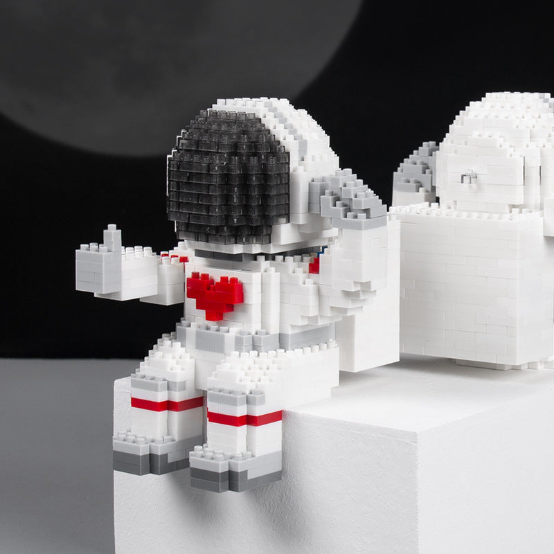 Glowing Astronaut Building Set