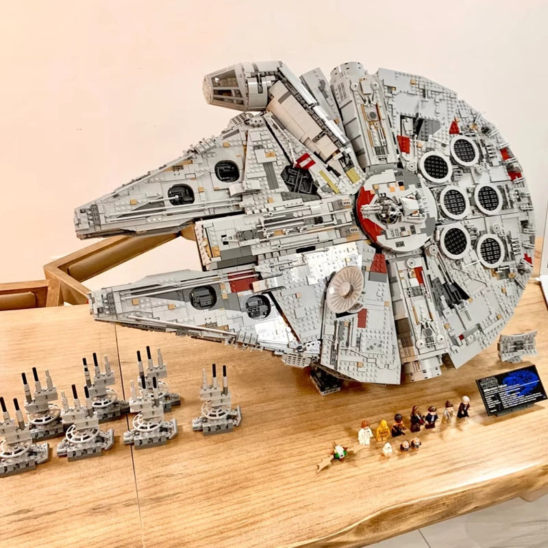 Millennium Falcon Building Set