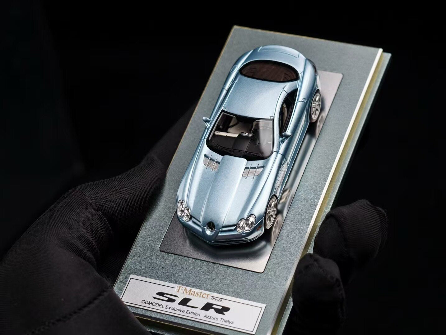 1:64 Ice Blue Resin Car Model