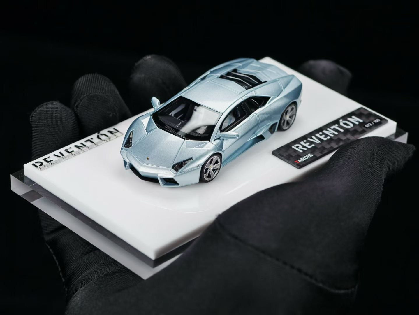 1:64 Ice Blue Resin Car Model