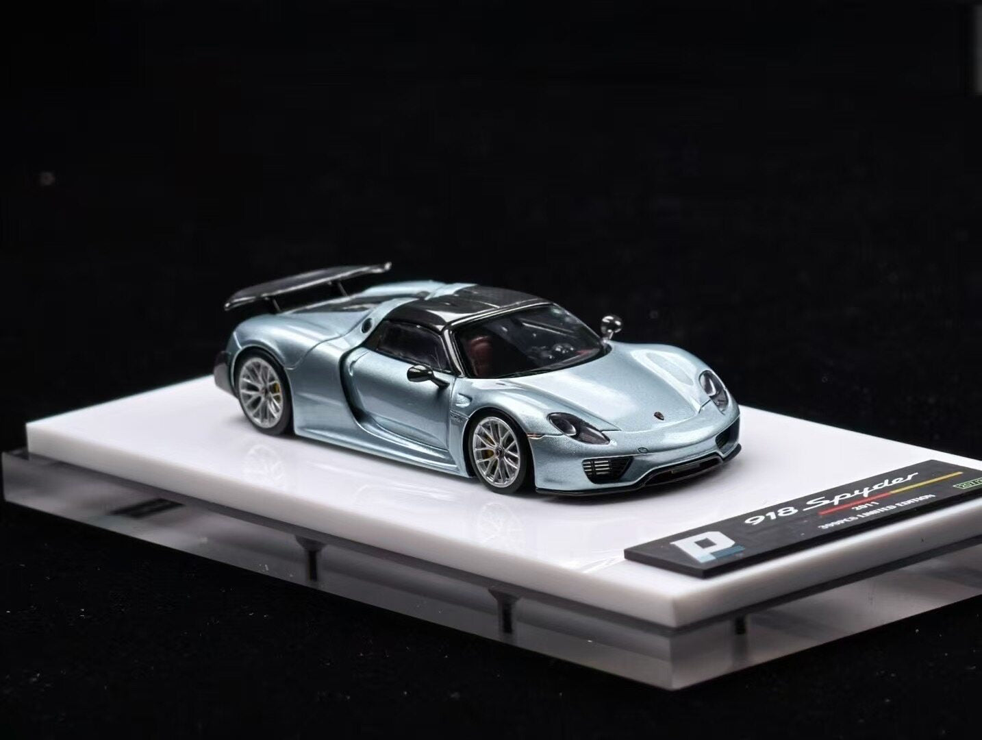 1:64 Ice Blue Resin Car Model