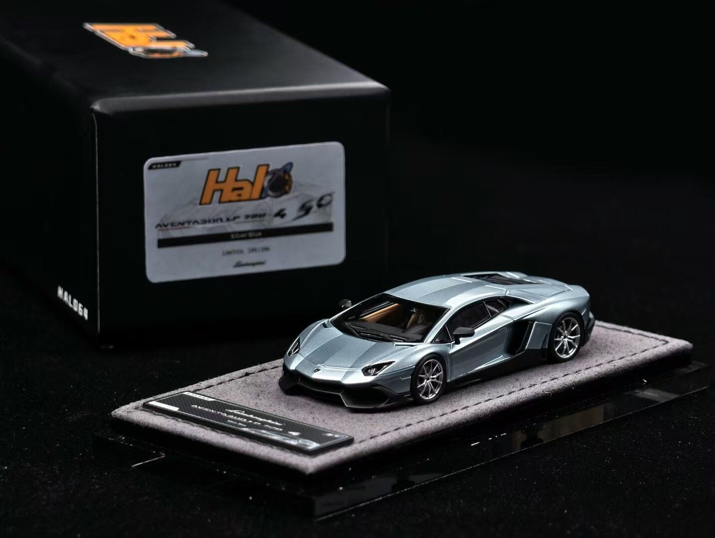 1:64 Ice Blue Resin Car Model