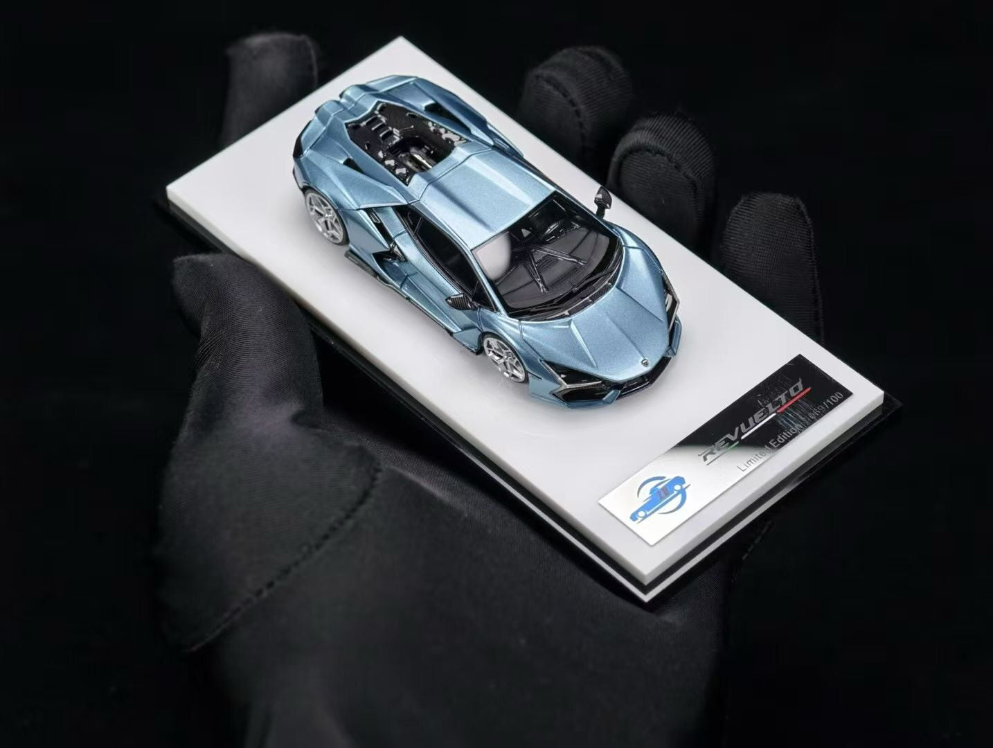 1:64 Ice Blue Resin Car Model