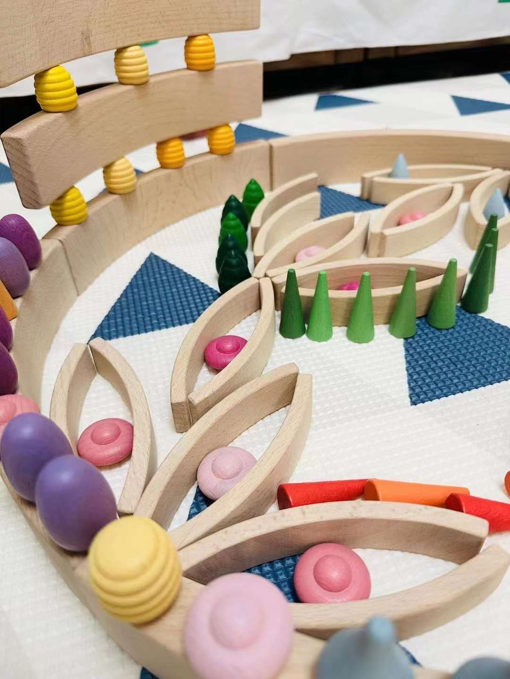 42-Piece Combination Set – 12 Large & 30 Mini Curved Natural Wooden Building Blocks